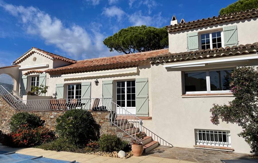 La gamme de fen&ecirc;tres PVC &agrave;&nbsp;SIX FOURS