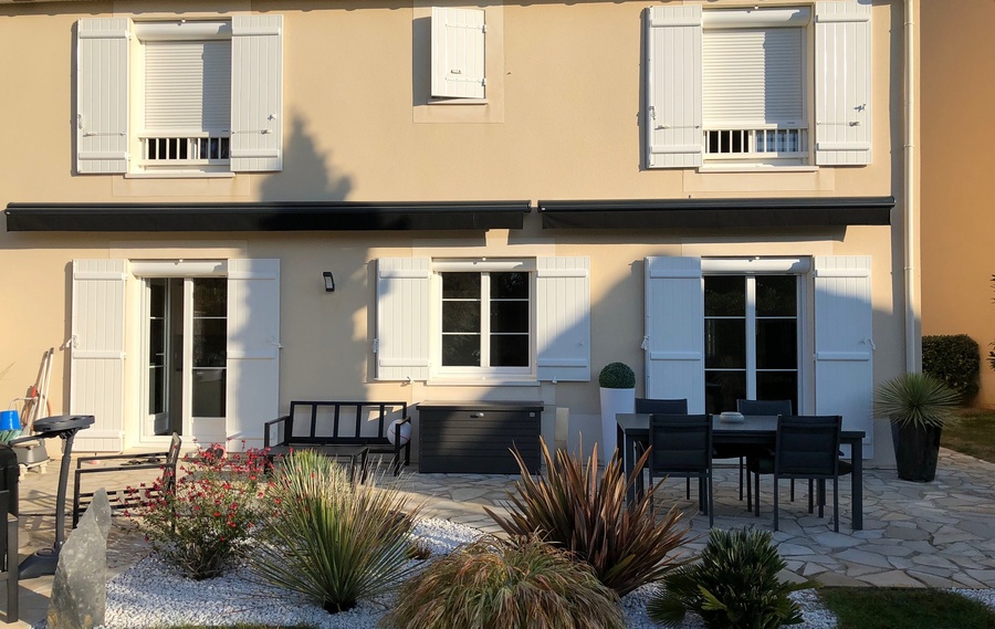 Volets battants classiques &agrave;&nbsp;SIX FOURS